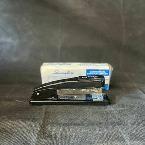 Swingline Commercial Desktop Stapler